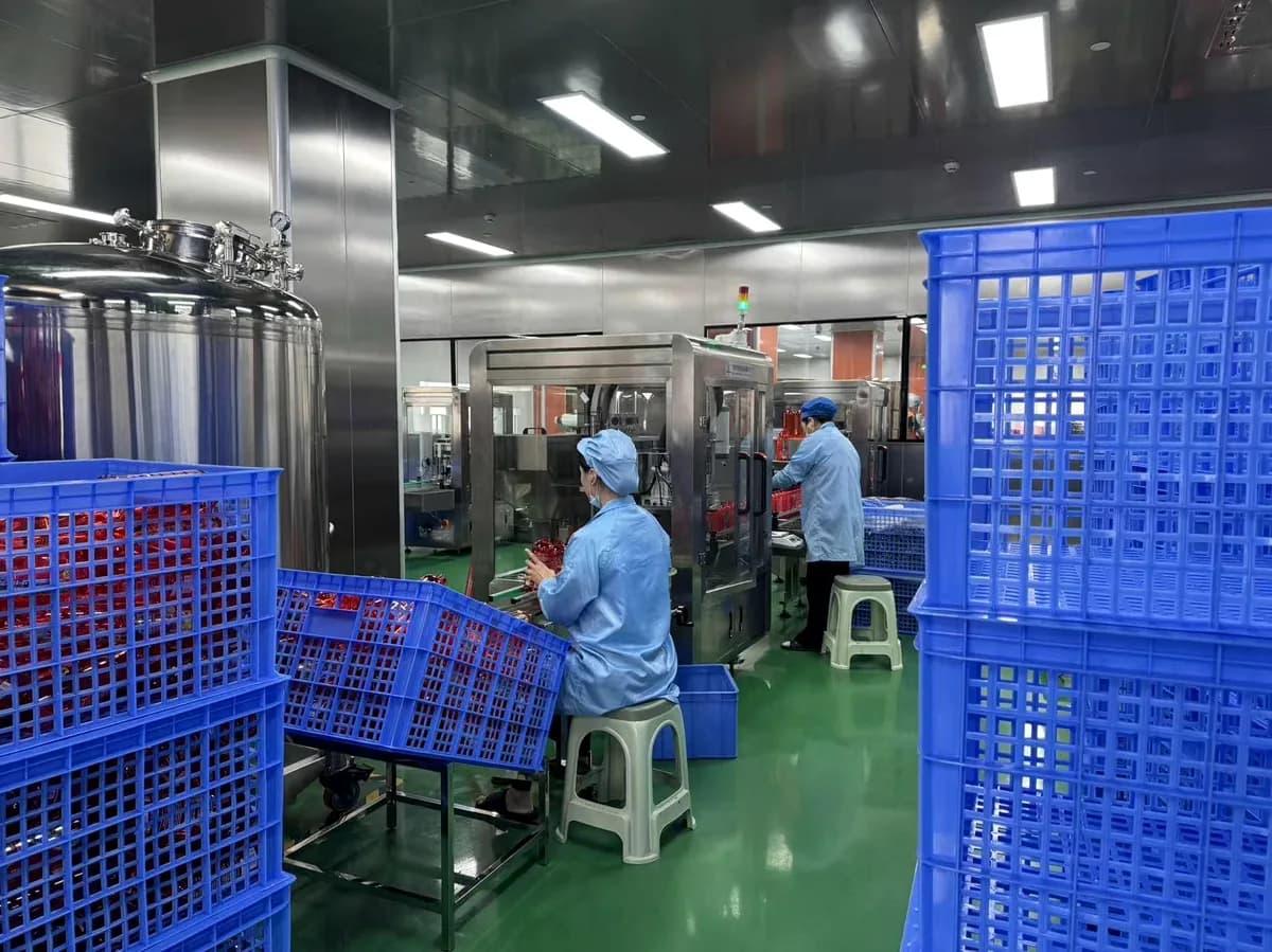 Cosmetic filling and packaging workshop for private label personal care products